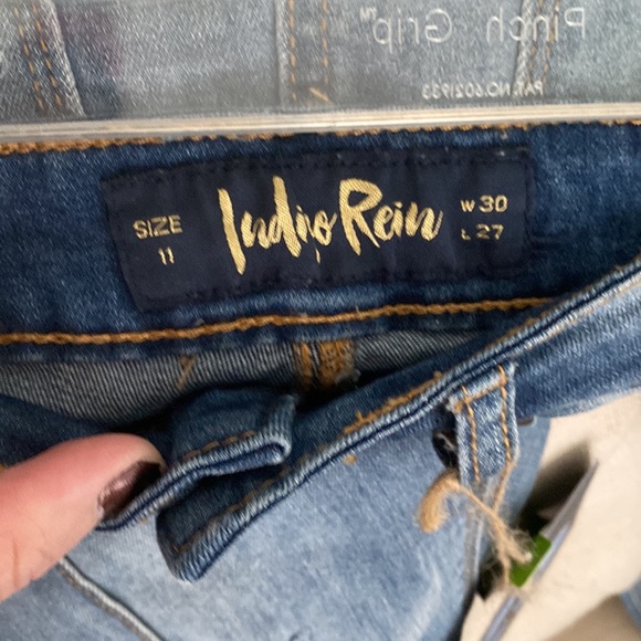 Recycled denim jeans, High Rise, slim leg, tags attached - Picture 6 of 8